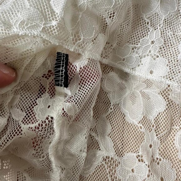 White Lace Boho Top – Off-Shoulder Romantic Flowy Blouse - Picture 3 of 8